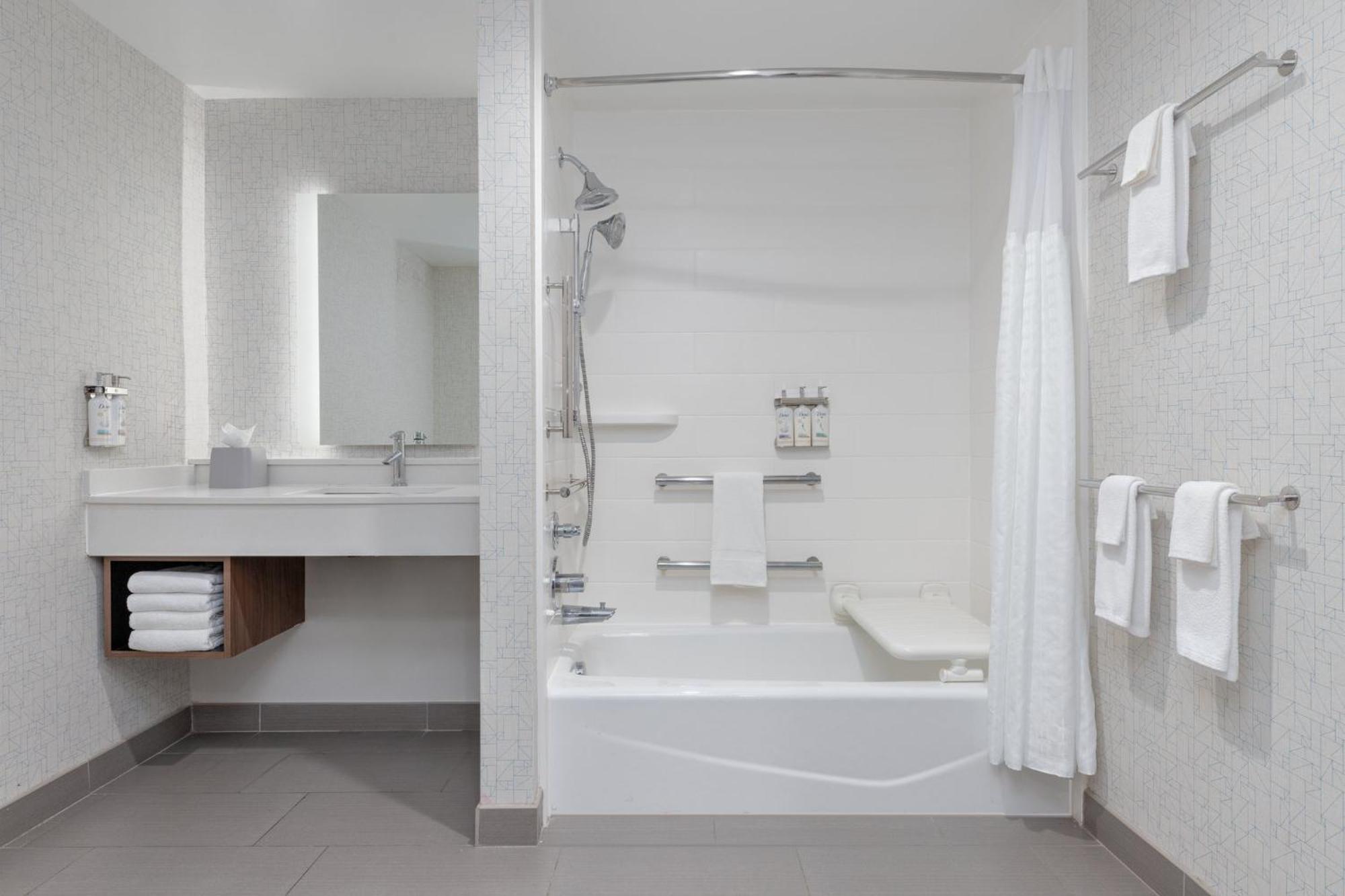 Holiday Inn Express & Suites Moore By Ihg Εξωτερικό φωτογραφία
