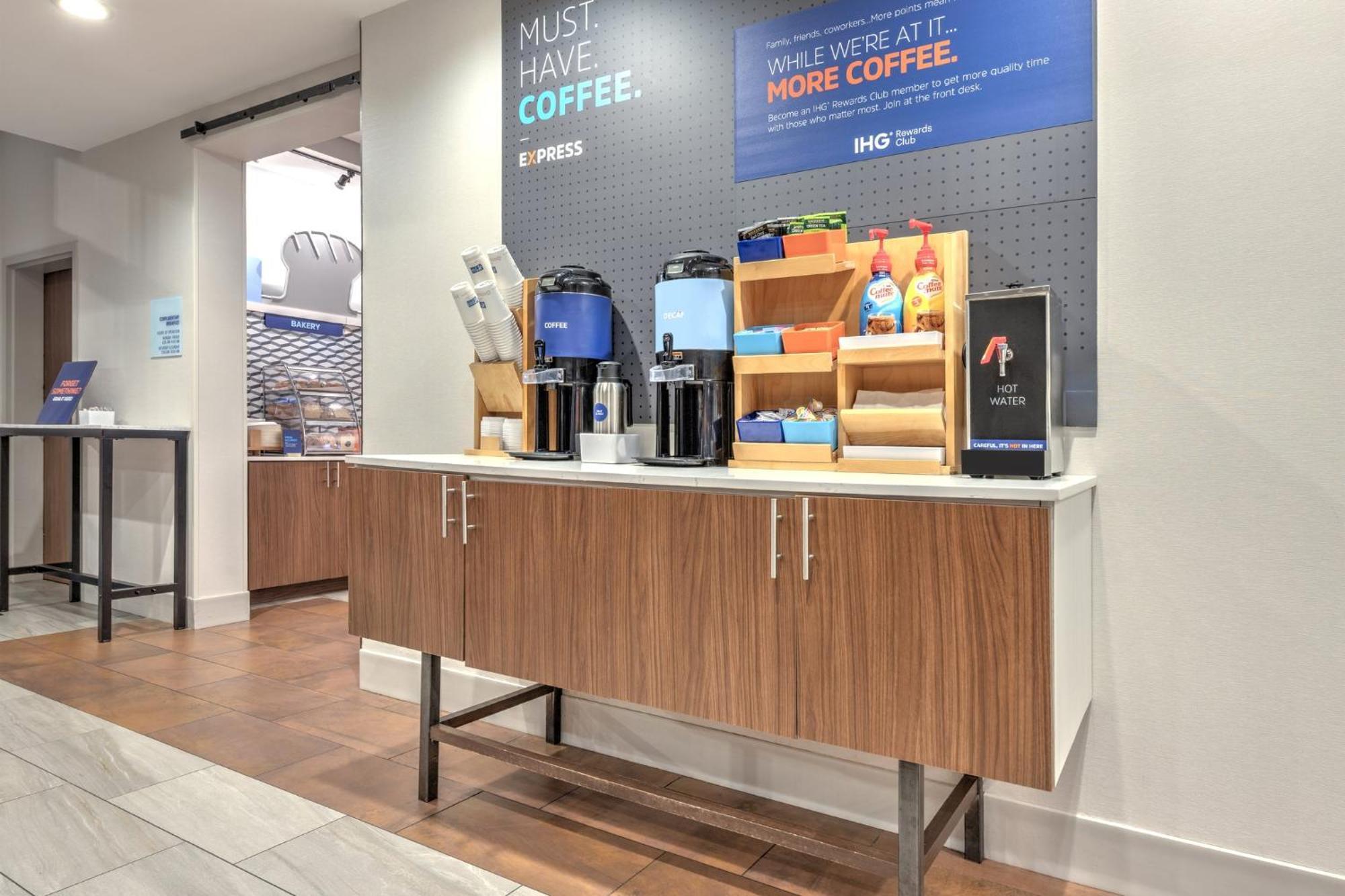Holiday Inn Express & Suites Moore By Ihg Εξωτερικό φωτογραφία