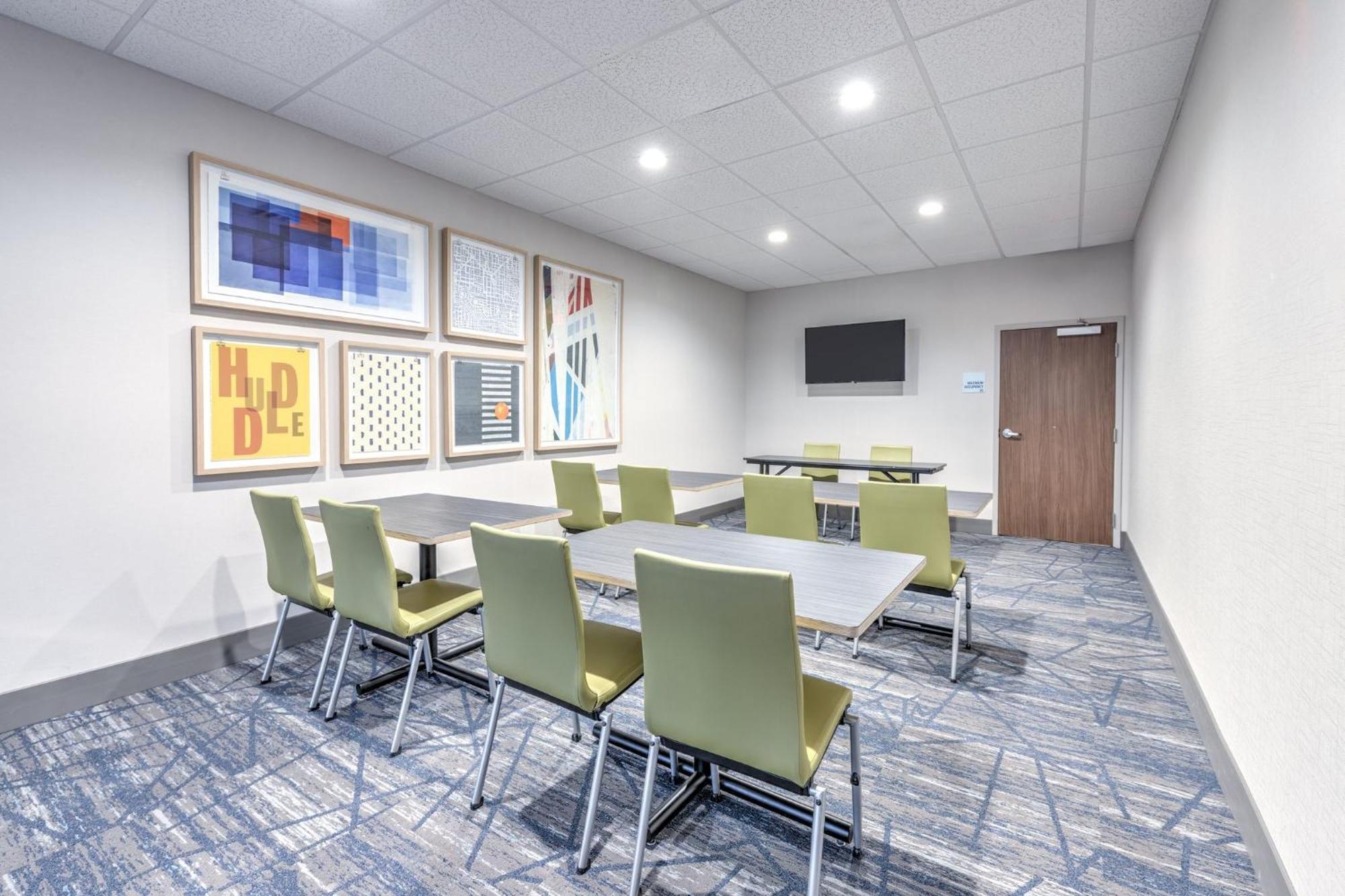 Holiday Inn Express & Suites Moore By Ihg Εξωτερικό φωτογραφία