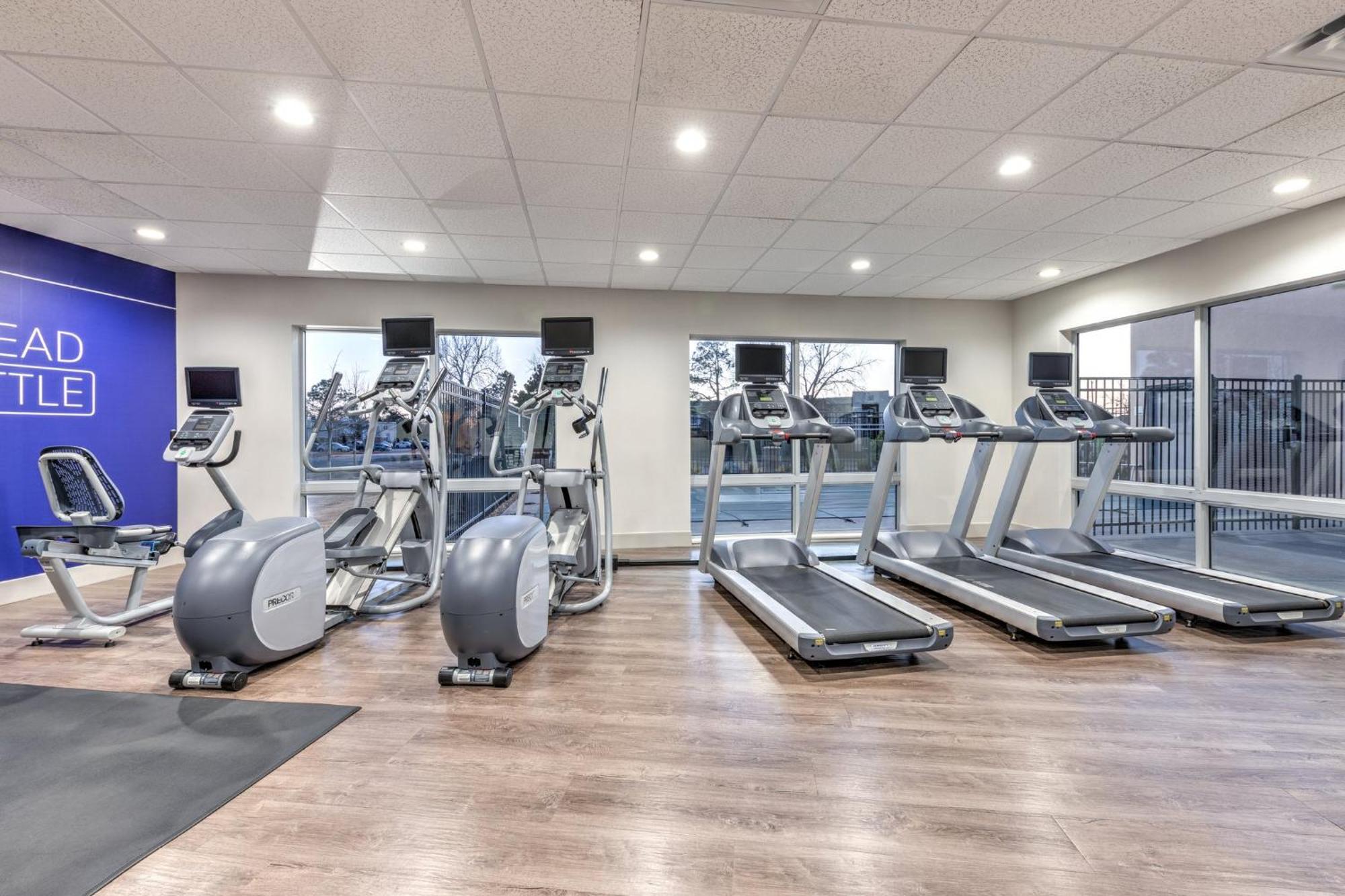 Holiday Inn Express & Suites Moore By Ihg Εξωτερικό φωτογραφία